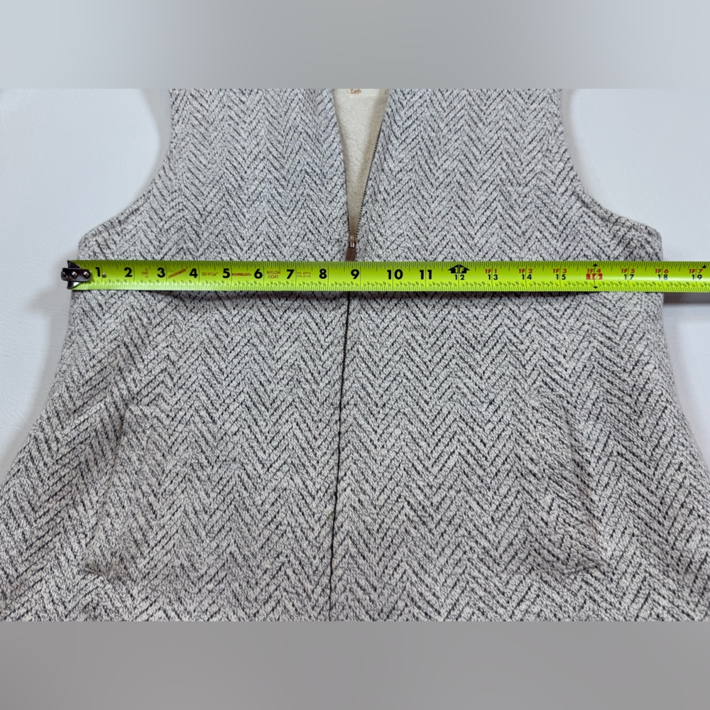 Altar'd State Vest wmn medium Herringbone Sherpa Lined Full Zip Stretch (bin AA) - Picture 3 of 8